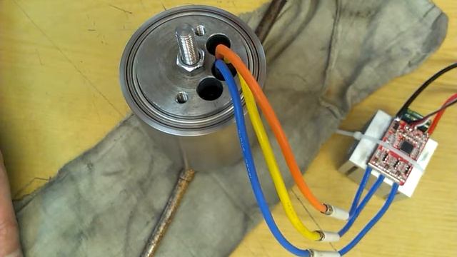 Мотор-ролик для гриндера 12N10P Y7T 240kV смотреть онлайн
