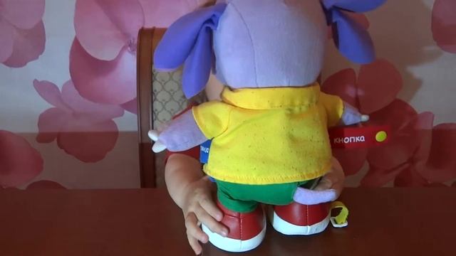 Лунтик учит одеваться и разговаривает! Купили говорящего Лунтика в магазине! Играем с Лунтиком! смотреть онлайн