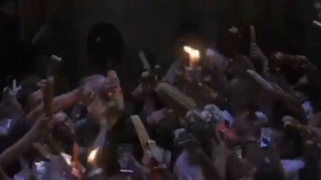 В Иерусалиме сошел Благодатный огонь смотреть онлайн