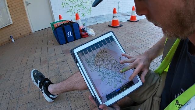 EASIEST WAY to scale up a mural art tutorial | doodle grid & ipad смотреть онлайн
