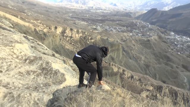 Путешествие в горное село Дагестана, Ансалта. 8 ч. Старая овчарня и безумные селфисты. смотреть онлайн