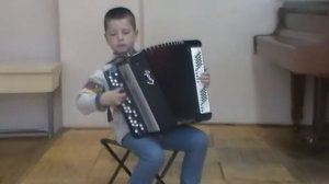 Егор Пышонин 7 лет играет на баяне