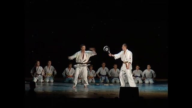 Ноги в Киокушинкай каратэ! смотреть онлайн