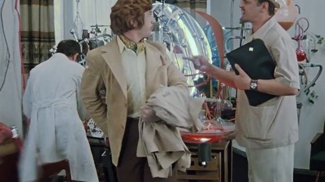 Куда стенка девалась? смотреть онлайн