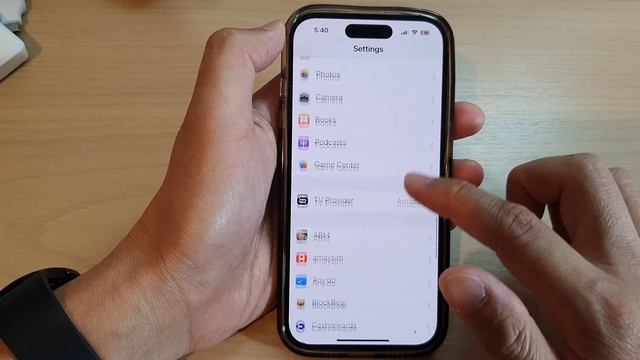 iPhone 14/14 Pro Max: How to Enable/Disable Books iCloud Drive Sync смотреть онлайн