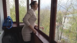 В городе. Хроника. Октябрь 2023 года. Храм. Плинтус у балкона. Батарейки для минусовых... Покров.