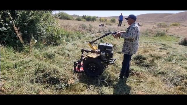 сенокос 2021. мотоблок Huter MK1300 роторная сенокасилка на вал отбора мощности. смотреть онлайн