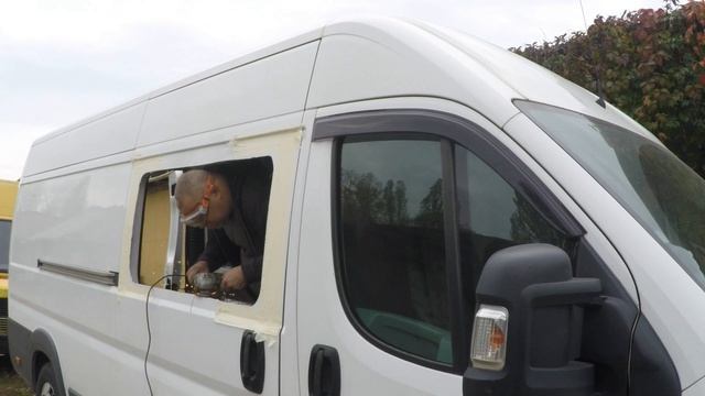 Установка окна в автодом, кемпер Fiat Ducato смотреть онлайн