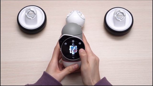 CLIC BOT - YOUR NEW FAVORITE SMART ROBOT | Vector & Cozmo successor | FIRST TEST смотреть онлайн