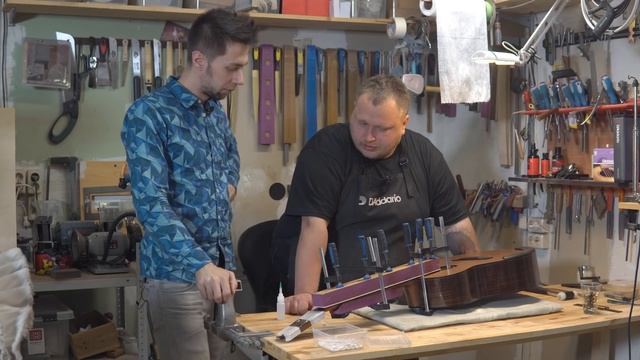 Замена ладов на гитаре в мастерской «10 струн» | Секреты Павла Деснёва | Павел Степанов | MuzClass