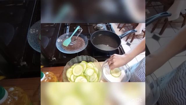 Жареные кабачки? с чесноком, кабачки моего детства?, всегда готовлю по этому рецепту... смотреть онлайн