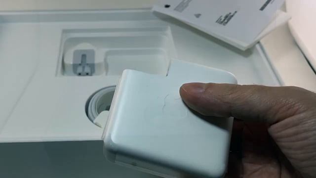 MacBook Pro 13" 2019 Unboxing | Howtechs смотреть онлайн