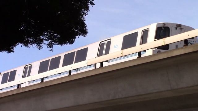 BART Old and New Trains Actions смотреть онлайн