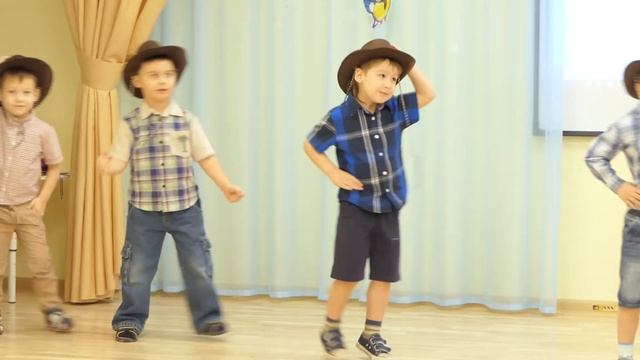 Новогодний утренник в старшей группе смотреть онлайн