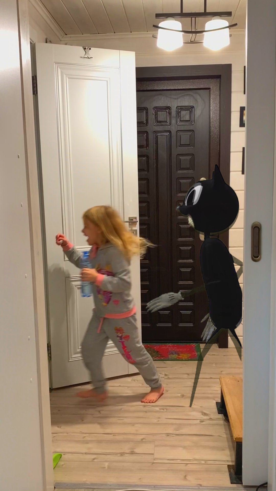 Картун Кэт против НЁРФ / Cartoon Cat VS NERF #shorts смотреть онлайн