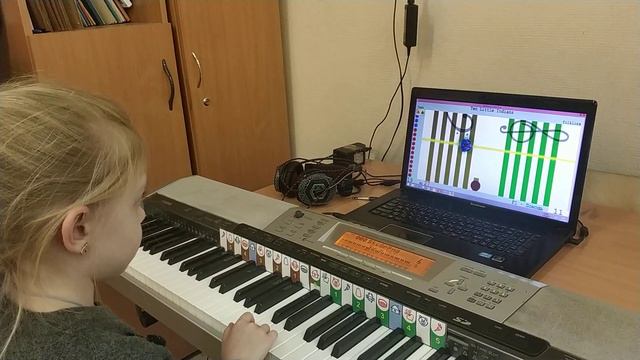 СофтМоцарт (просветители). Игра пьесы без образных подсказок. Вторая презентация нотногр стана. смотреть онлайн