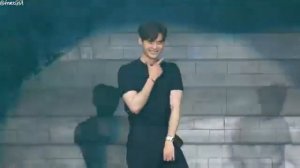 Ли чон сок танцует