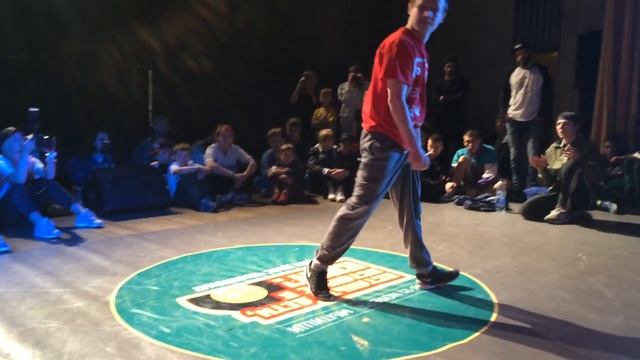 breaking prof 1 vs 1. muzhik vs santa смотреть онлайн