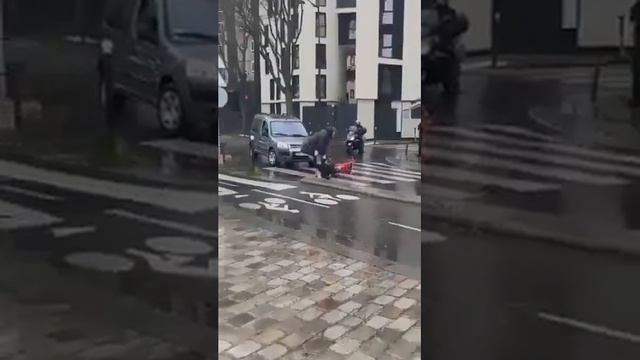 Это видео водители могут смотреть бесконечно - так часто очень хочется поступить именно так! смотреть онлайн