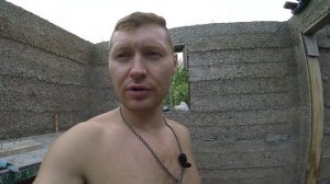 Установка мауэрлата. Строим баню  дёшево из монолитного арболита.