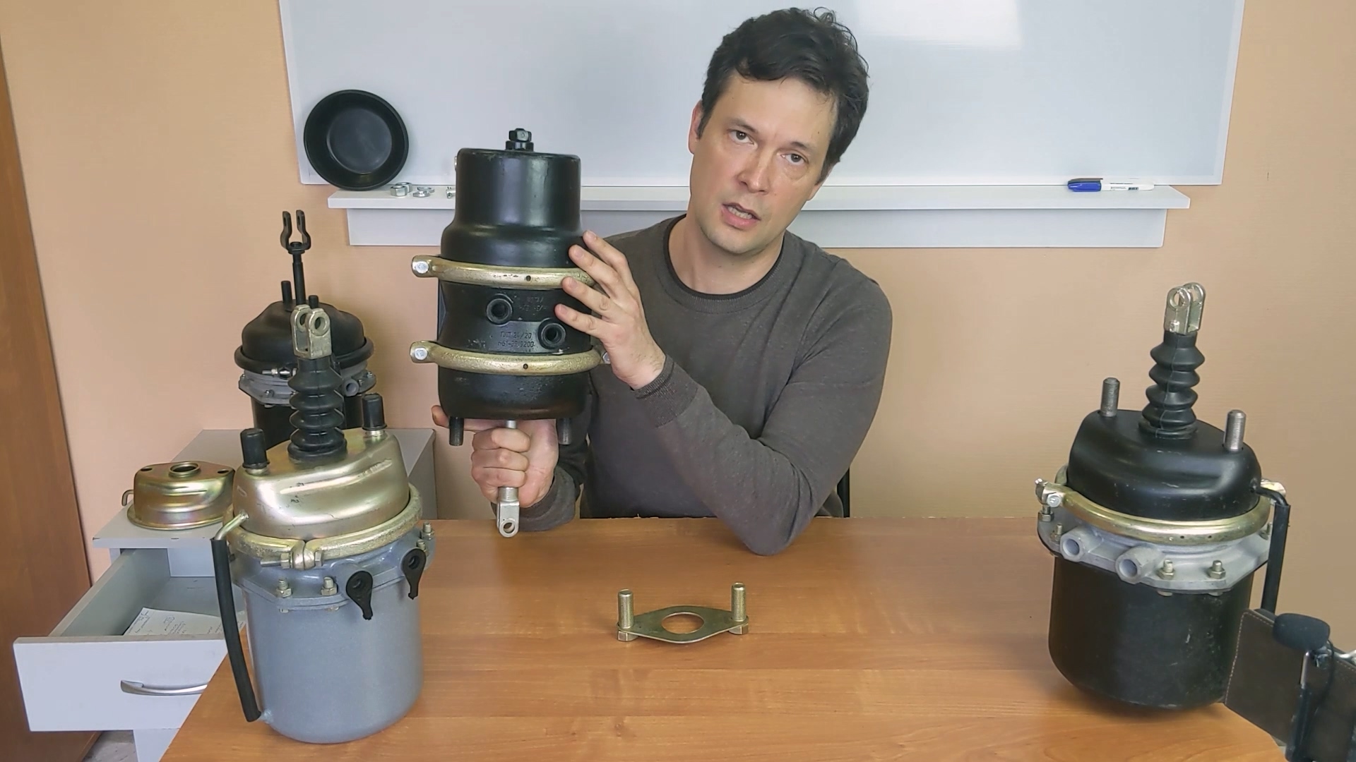 Типы энергоаккумуляторов КАМАЗ: Какой энергач выбрать? смотреть онлайн