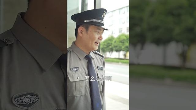 保安聽到小情侶說土味情話，本來想在大小姐面前表現一下，結果卻是這樣的結局！ 【小小胖】 смотреть онлайн