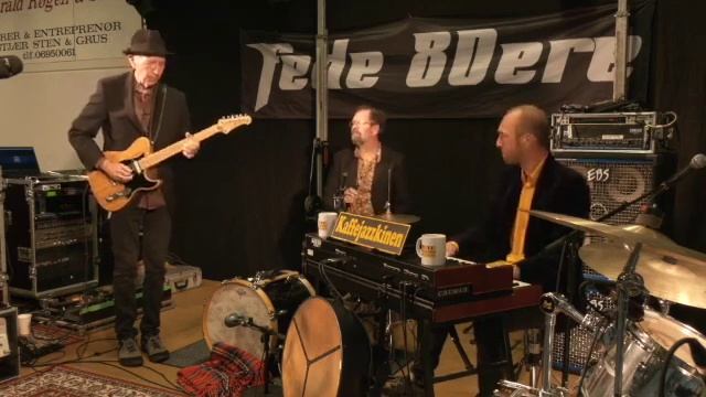 Blue 'N' Groovy Organ Trio - Mo' Better Blues смотреть онлайн