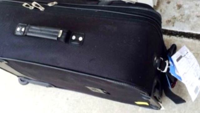 Девушка обнаружила под дверями чемодан со странной запиской смотреть онлайн