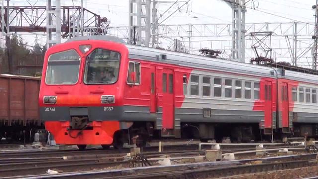 Электропоезд ЭД4М-0037/0326, станция Фрязево смотреть онлайн