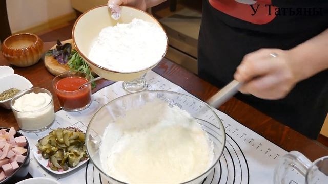 Домашняя ПИЦЦА без ДРОЖЖЕЙ и ЗАМОРОЧЕК! Быстрая ПИЦЦА за 30 минут в духовке! смотреть онлайн