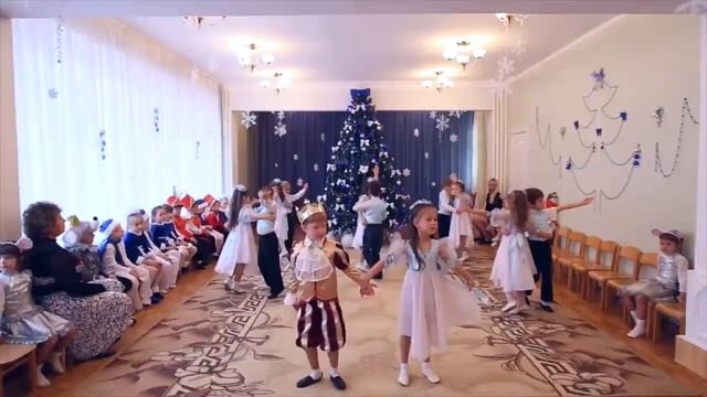 Новогодний утренник смотреть онлайн