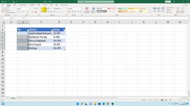 Cara Cepat Membuat Tabel di Excel Dengan Ctrl + T смотреть онлайн