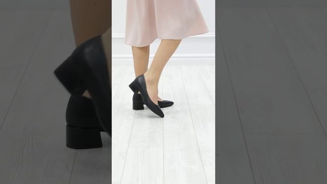 Черные туфли лодочки из кожи на квадратном каблуке 22303-27-002 смотреть онлайн