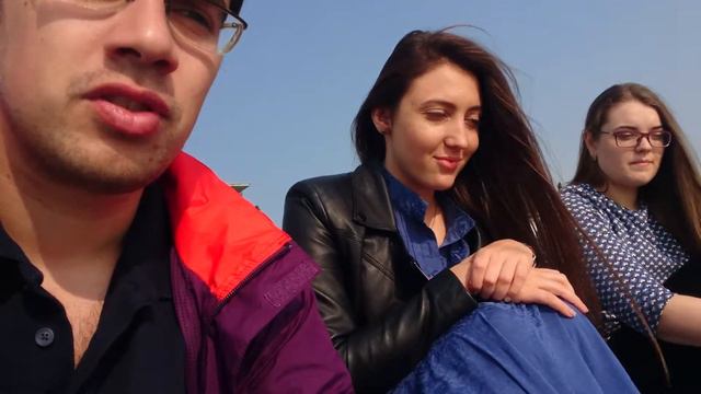 Волонтер говорит: А на море тишина... смотреть онлайн