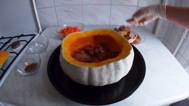 Тыква фаршированная с мясом и рисом в духовке. Плов в тыкве. смотреть онлайн