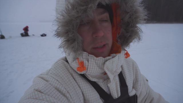 Бешеный утренний клёв леща в глухозимье. Макароны в деле, лещ никогда не уходит от этой прикормки! смотреть онлайн