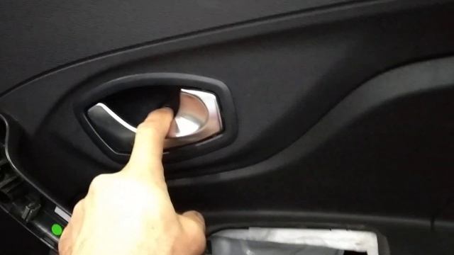 разборка передней и задней двери на LADA XRAY