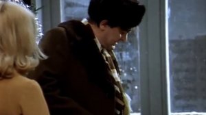 Но нашлись люди! Нашлись! Приютили, подогрели, обобрали...