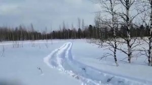Снегоход тикси 250 по глубокому снегу на длинной гусенице от рыси.
