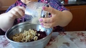 САЛАТ ИЗ СВЁКЛЫ С ГРЕЦКИМ ОРЕХОМ И ЧЕСНОКОМ. Вкус детства.