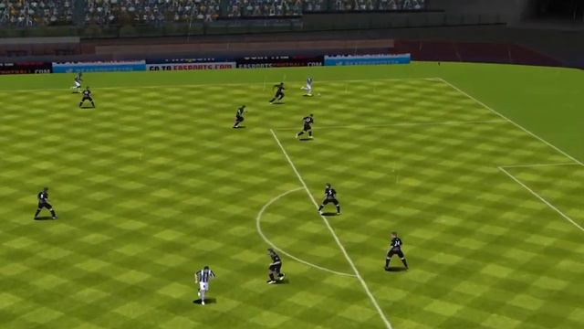 И вся оборона не у дел FIFA 13 iPhone/iPad - Juventus vs. Liverpool смотреть онлайн