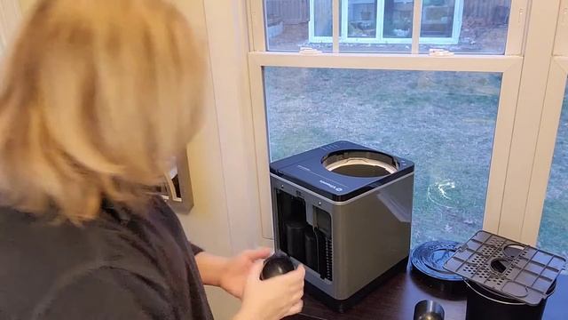 Unboxing Vitamix Foodcycler FC-50 Composter! смотреть онлайн