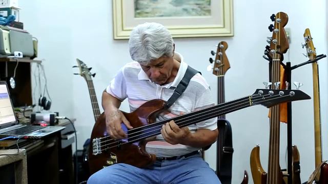 Nilson Santos Bass Line - Rocket Man - Elton John (Custom Backing Track) смотреть онлайн