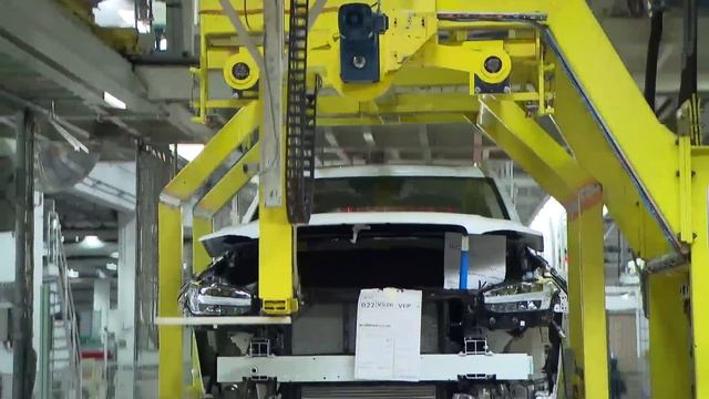 Volvo XC90 Assembly Line in Torslanda смотреть онлайн