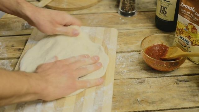 Домашняя Пицца на Сковородке и Духовке. Необычный рецепт! смотреть онлайн