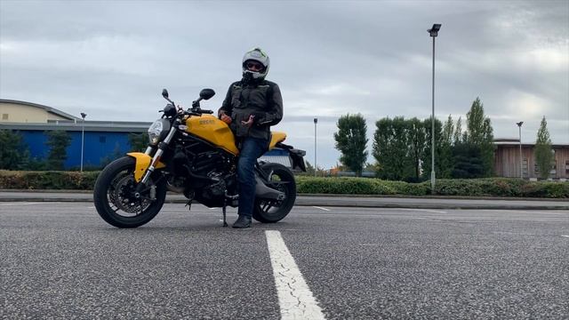 Один год с Ducati Monster 821 смотреть онлайн