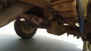 Передний кардан УАЗ 469 при отключенных муфтах на ступицах