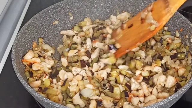 СПАГЕТТИ С КУРИЦЕЙ в остром томатном соусе! Быстро, просто и ОЧЕНЬ ВКУСНО! смотреть онлайн