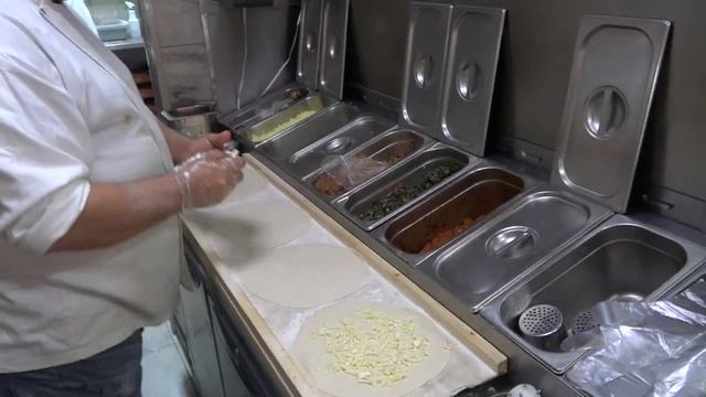 Syrian Master Bakers | Manakish | Muhammara | Cheese Breads | Za'atar | Fatayer | Damascene Bakery смотреть онлайн