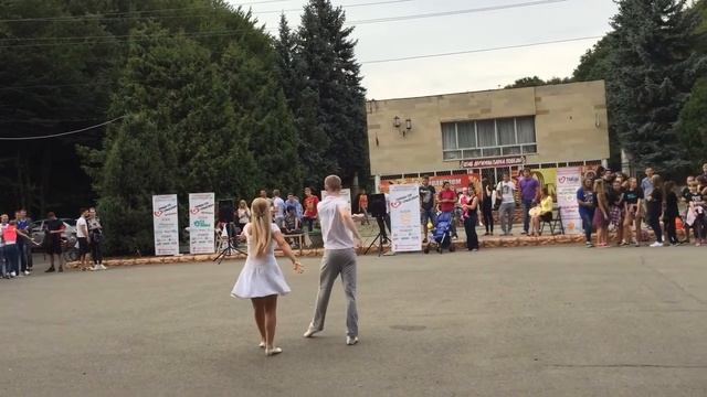 Танцы со смыслом смотреть онлайн